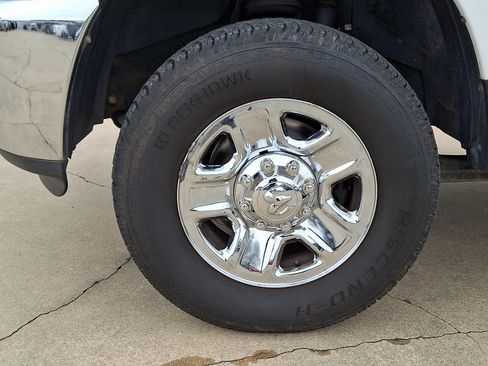 Used 2018 RAM 2500 Tradesman w/ Chrome Appearance Group image 28