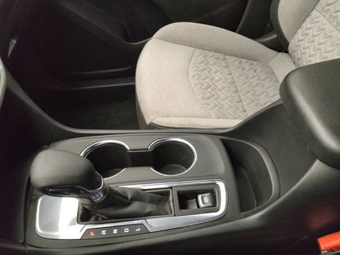 Used 2024 Chevrolet Equinox LS w/ LS Convenience Package image 26