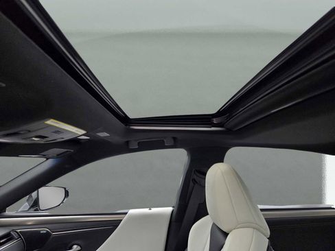 Used 2024 Lexus ES 300h F Sport image 18