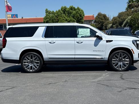 New 2026 GMC Yukon XL Denali Ultimate w/ LPO, Get Active Package AWD/4WD image 3