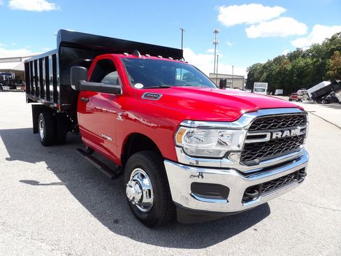 Used 2022 RAM 3500 Tradesman RWD image 23