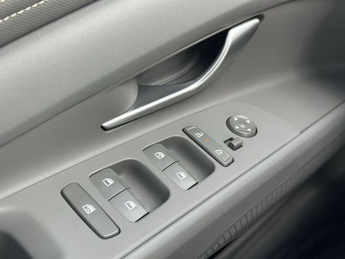 New 2026 Hyundai Elantra SEL Sport image 9