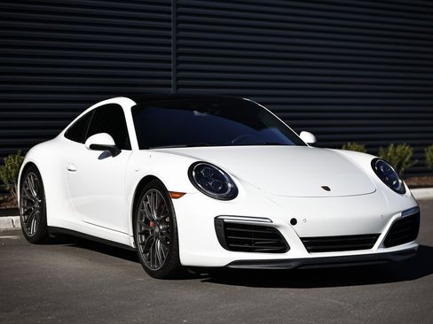 Certified 2019 Porsche 911 Carrera 4S image 13