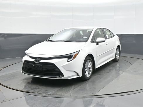New 2026 Toyota Corolla LE image 3