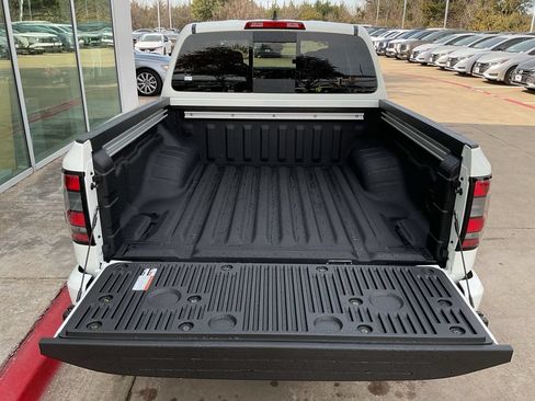 New 2026 Nissan Frontier SV w/ SV Convenience Package RWD image 18