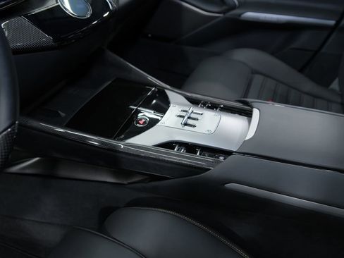 Used 2023 Ferrari Purosangue image 44