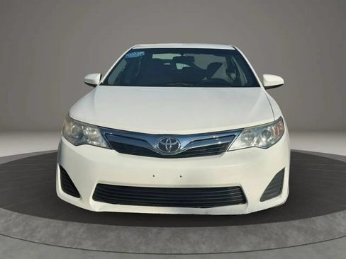 Used 2012 Toyota Camry LE FWD image 3