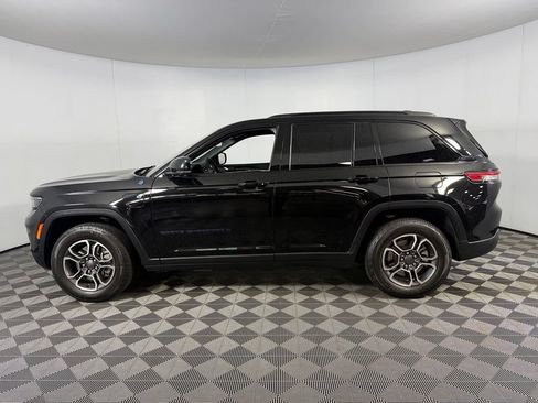 Certified 2022 Jeep Grand Cherokee Trailhawk AWD/4WD image 9