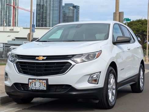 Used 2021 Chevrolet Equinox LS w/ LS Convenience Package image 1