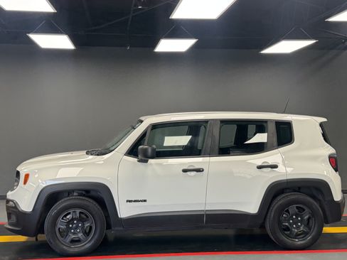 Used 2017 Jeep Renegade Sport w/ Power & Air Group FWD image 3
