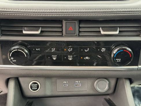Used 2023 Nissan Rogue S AWD/4WD image 17
