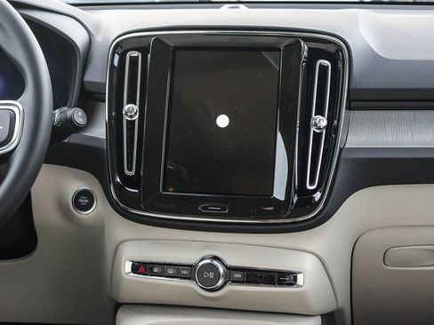 New 2026 Volvo XC40 B5 Plus w/ Protection Package Premier image 24