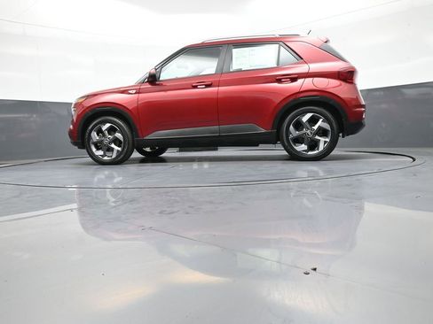 Certified 2023 Hyundai Venue SEL FWD image 33