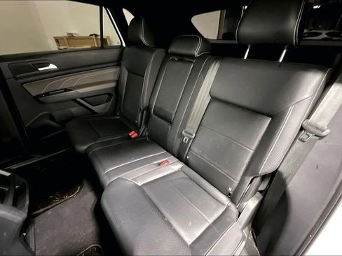 Used 2021 Volkswagen Atlas Cross Sport SE FWD image 31