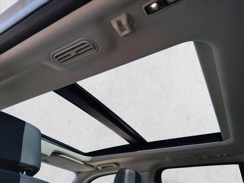 Used 2025 Ford Expedition Platinum image 20