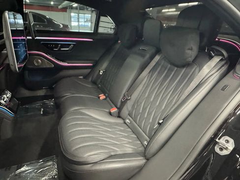 Used 2024 Mercedes-Benz S 63 AMG S w/ Carbon Fiber Exterior Package image 58