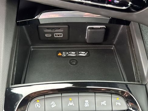 Certified 2023 Buick Envision Avenir image 39