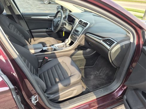 Used 2013 Ford Fusion SE FWD image 13