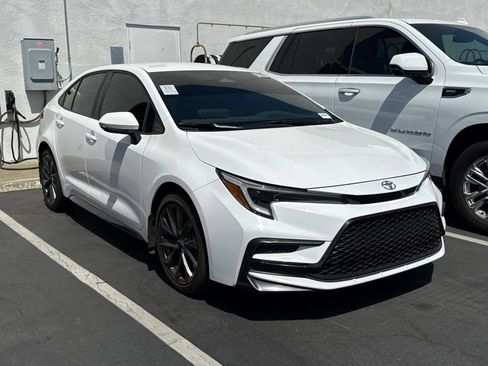 Used 2024 Toyota Corolla SE FWD image 1