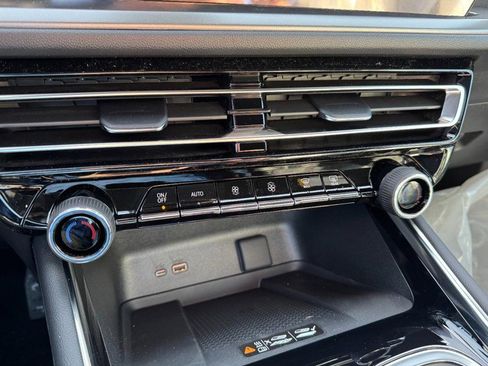 New 2026 Chevrolet Traverse LT image 38