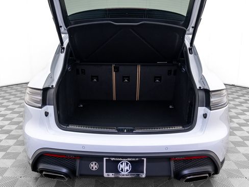 New 2026 Porsche Macan image 35