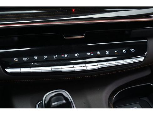 Used 2022 Cadillac Escalade Premium Luxury w/ Performance Package image 50