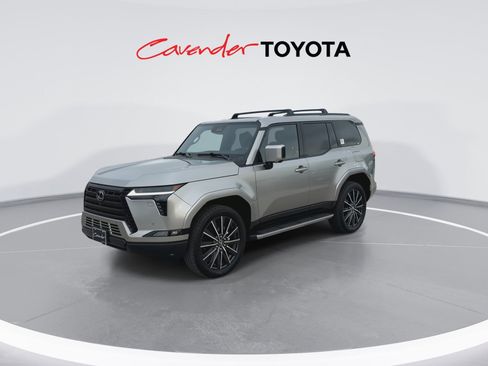 Used 2024 Lexus GX 550 w/ Cold Area Package AWD/4WD image 4