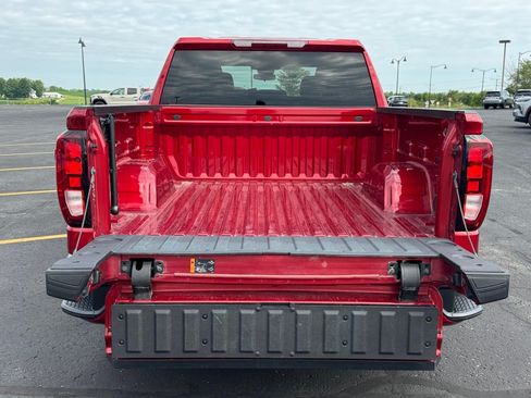 Used 2024 GMC Sierra 1500 Elevation AWD/4WD image 4