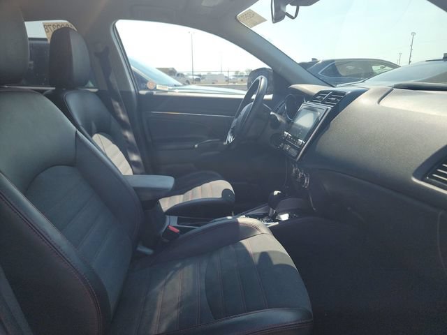 Used 2025 Mitsubishi Outlander Sport AWD image 11