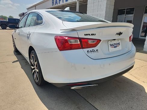 Used 2025 Chevrolet Malibu RS FWD image 5
