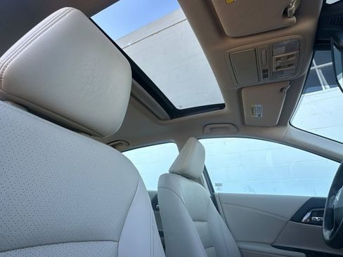 Used 2016 Honda Accord Touring image 16