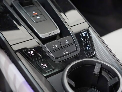 Certified 2026 Porsche 911 Carrera GTS image 31