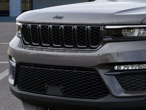 New 2025 Jeep Grand Cherokee Limited image 37