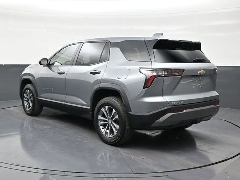 Used 2025 Chevrolet Equinox LT w/ Safety and Technology Package image 3