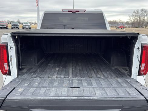 Used 2023 GMC Sierra 1500 AT4 w/ Technology Package image 5