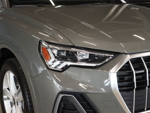 Used 2024 Audi Q3 2.0T Premium AWD/4WD image 31