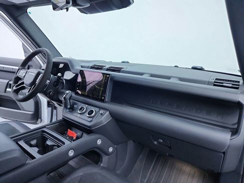 Used 2023 Land Rover Defender 110 V8 image 23