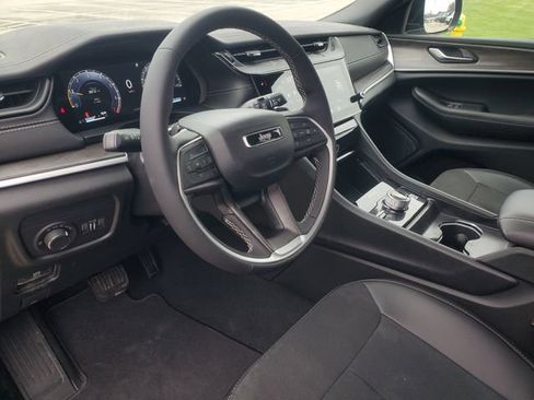 New 2026 Jeep Grand Cherokee Altitude AWD/4WD image 12