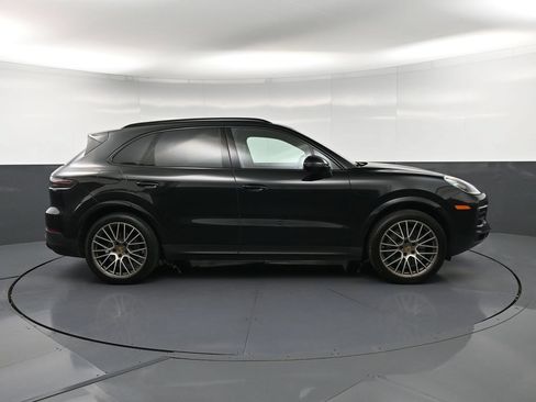 Certified 2023 Porsche Cayenne S Platinum AWD/4WD image 9