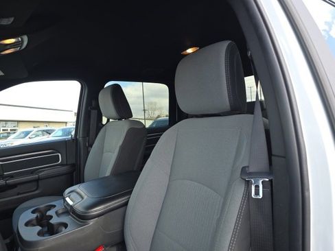 Used 2024 RAM 2500 Big Horn w/ Safety Group image 18