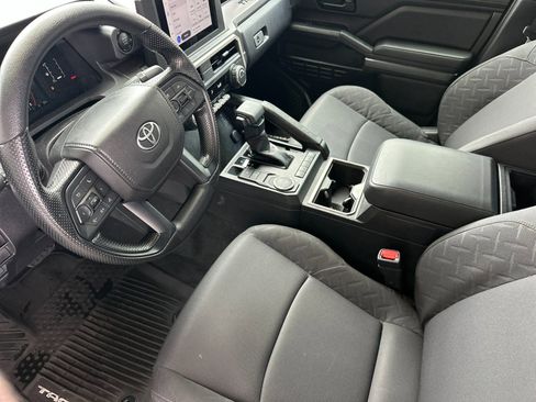Used 2025 Toyota Tacoma SR5 image 9