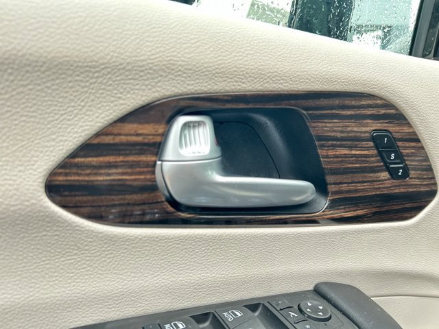 Used 2024 Chrysler Pacifica Limited w/ Uconnect Theater Family Group AWD/4WD image 27