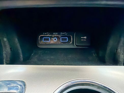 Used 2019 Jeep Grand Cherokee Altitude image 31