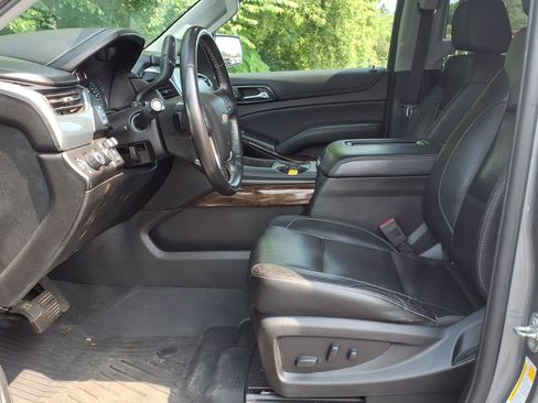 Used 2020 Chevrolet Suburban LT AWD/4WD image 22