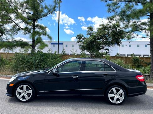 Used 2010 Mercedes-Benz E 350 4MATIC Sedan image 8