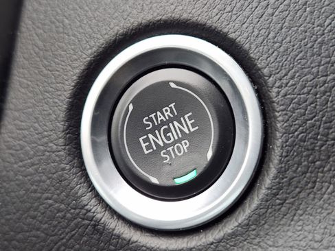 Used 2023 Cadillac XT4 Sport w/ Cold Weather Package image 21