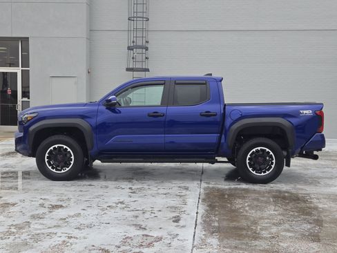 Used 2024 Toyota Tacoma TRD Off-Road image 5