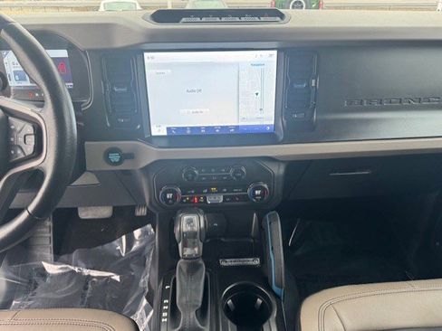 Certified 2023 Ford Bronco Wildtrak image 16