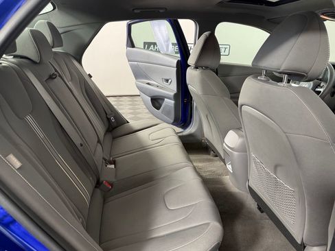Used 2025 Hyundai Elantra SEL FWD image 15