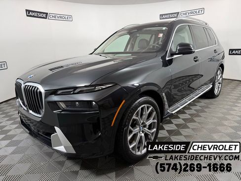 Used 2025 BMW X7 xDrive40i AWD/4WD image 1
